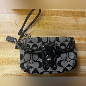 Coach wristlet wallet